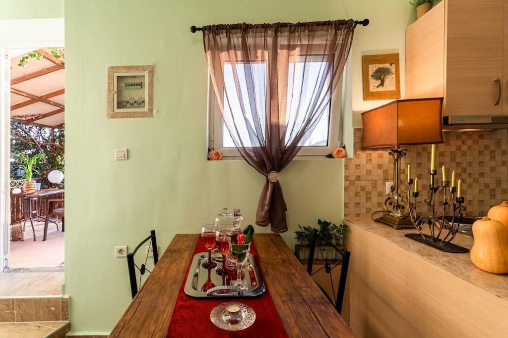 Bougainvillea House 2 칼라마타 외부 사진